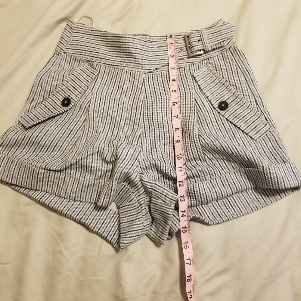 Vanessa Bruno Tobby Safari Inspired Cotton Linen Blend Striped Shorts - Picture 14 of 14